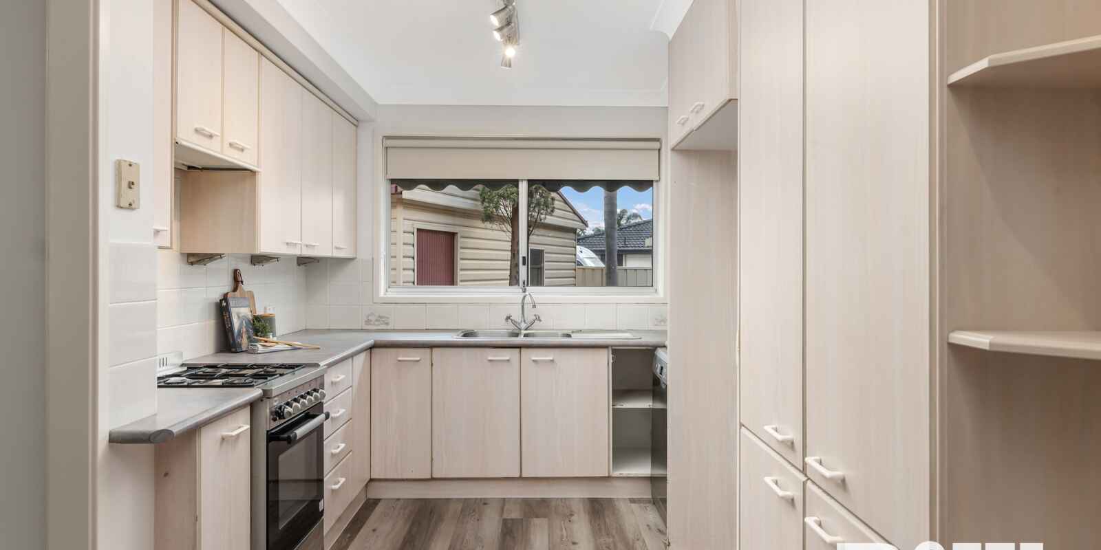 16 Avon Place St Clair