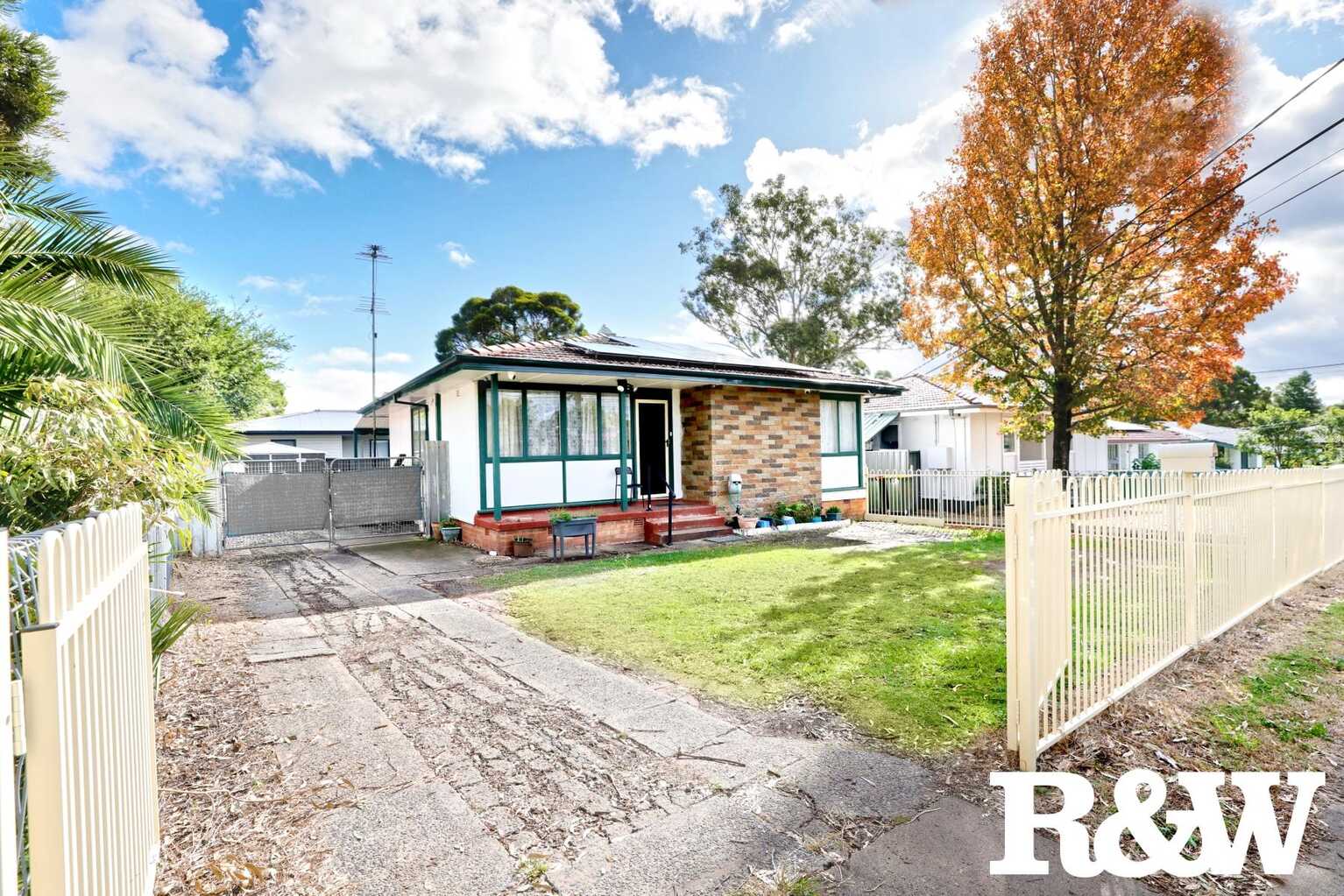 32 & 32A Marquesa Crescent Lethbridge Park 32 & 32A Marquesa Crescent Lethbridge Park