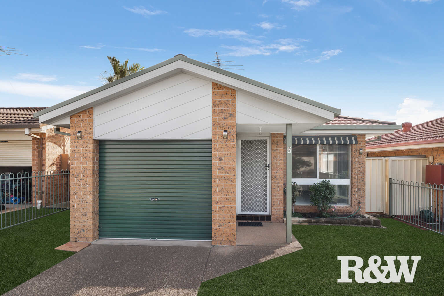 5 Athena Court St Clair