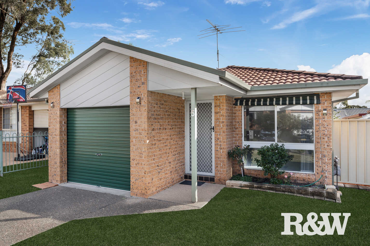 5 Athena Court St Clair