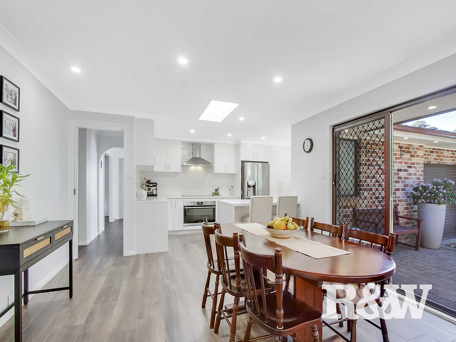 6 Ashford Grove St Clair