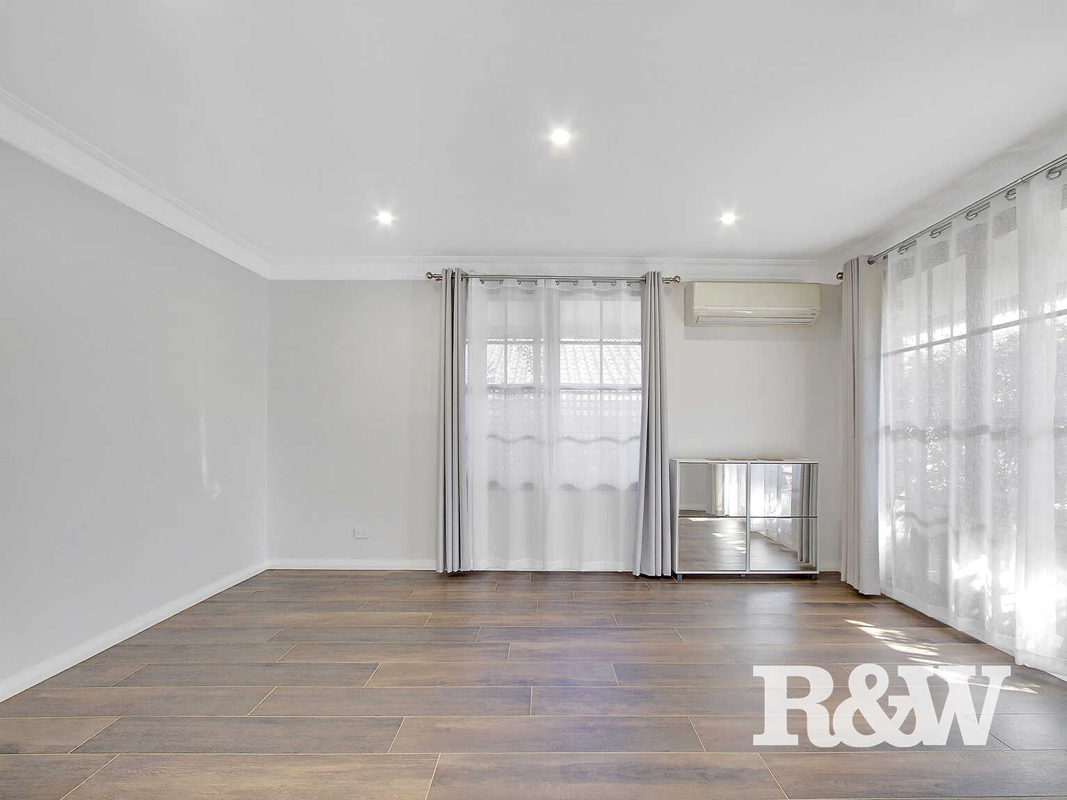 6 Ashford Grove St Clair