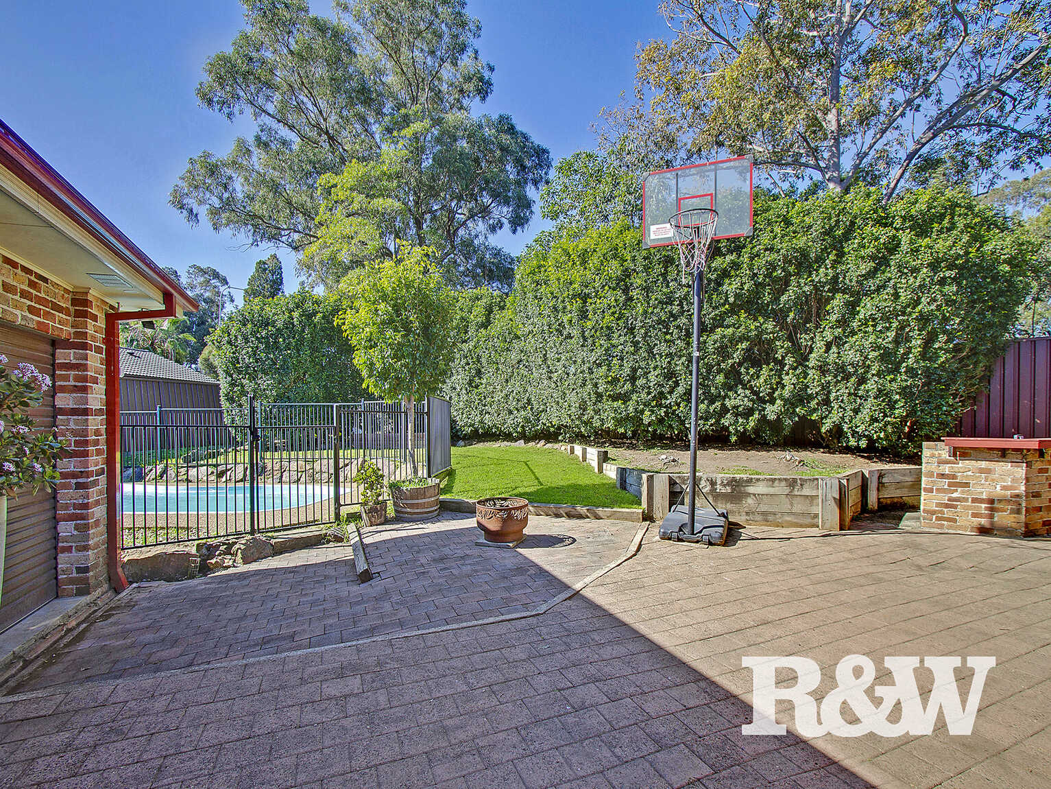 6 Ashford Grove St Clair