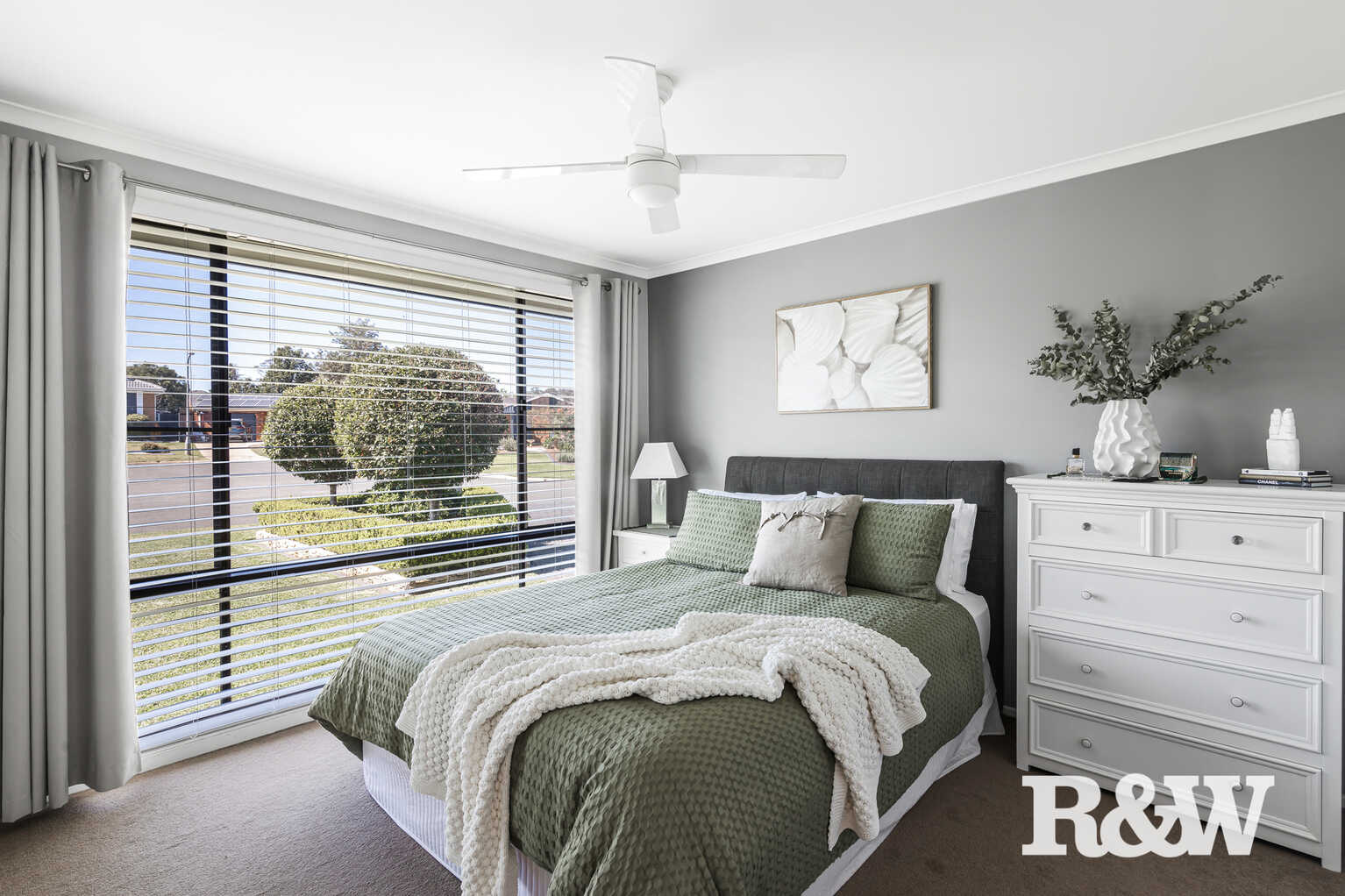 2 Tumut Place St Clair