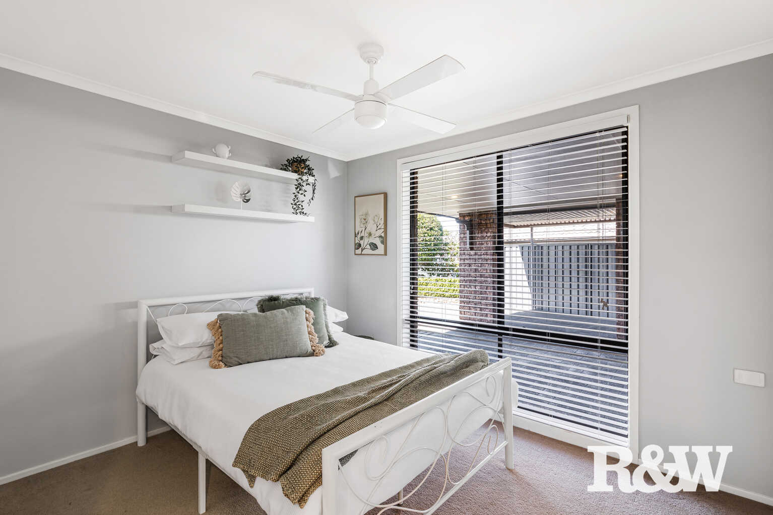 2 Tumut Place St Clair