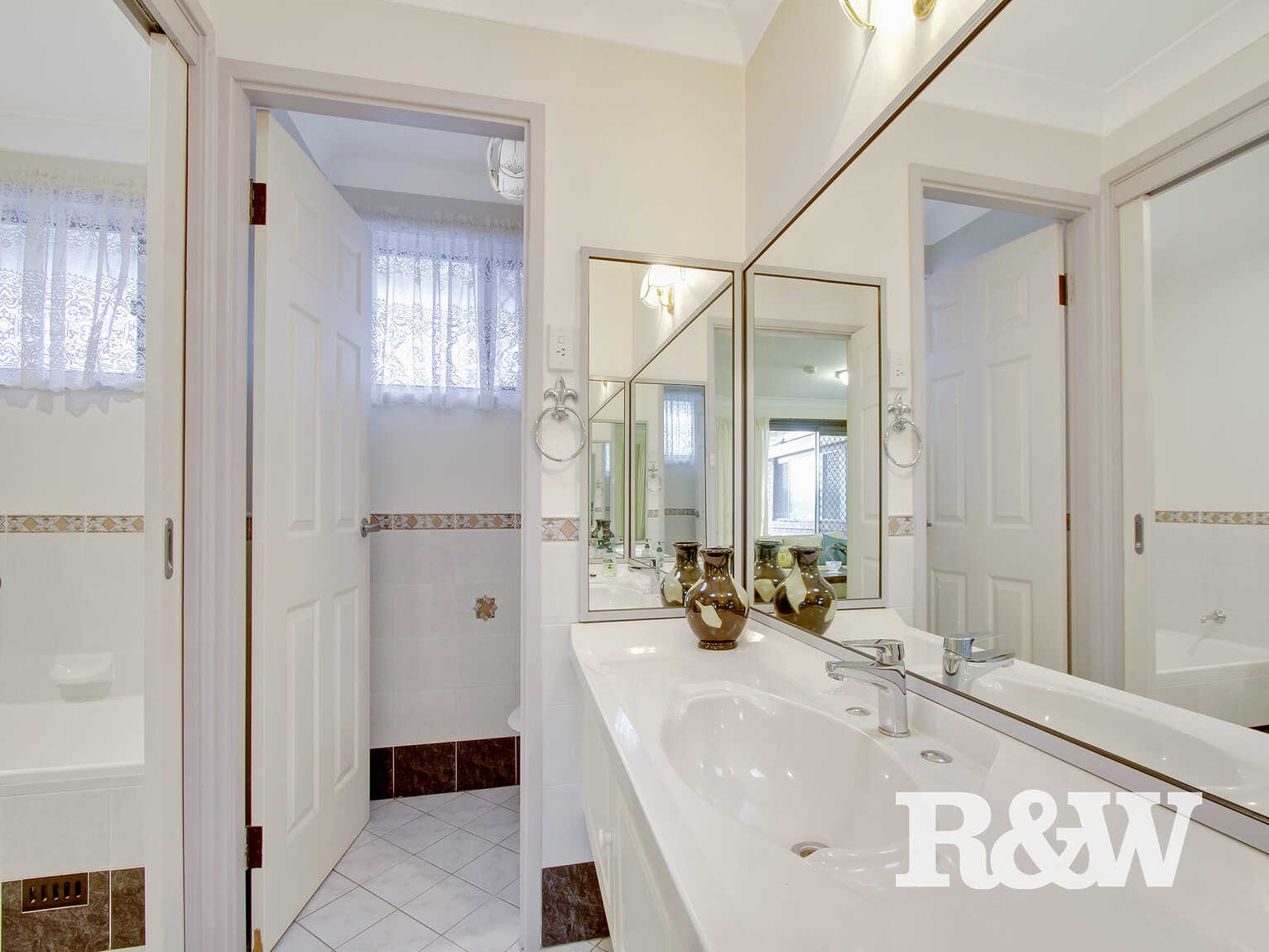 18 Boeing Place St Clair 18 Boeing Place St Clair