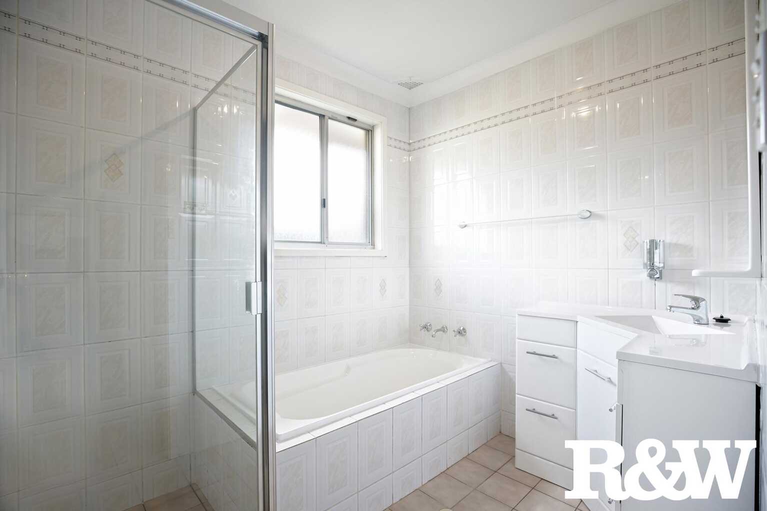 24 Shakespeare Drive St Clair 24 Shakespeare Drive St Clair