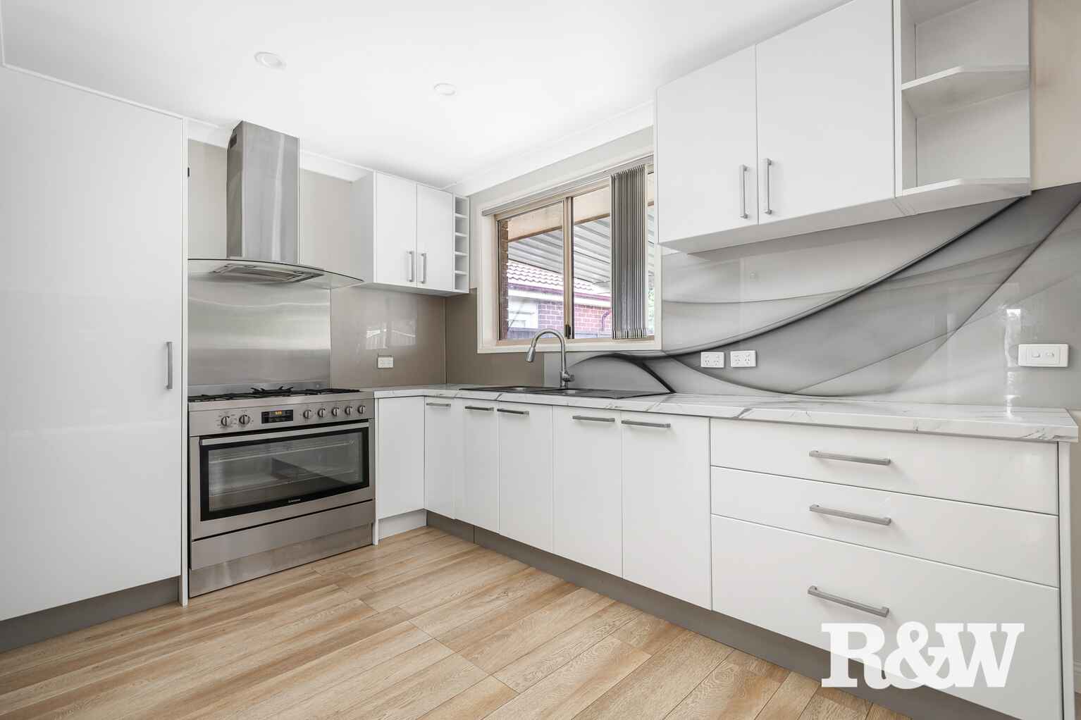59 Explorers Way St Clair 59 Explorers Way St Clair