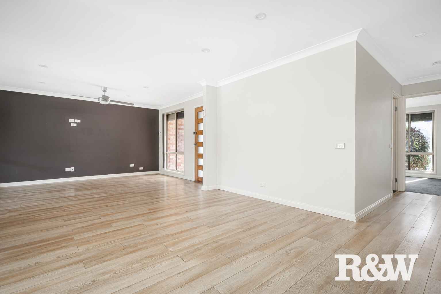 59 Explorers Way St Clair 59 Explorers Way St Clair