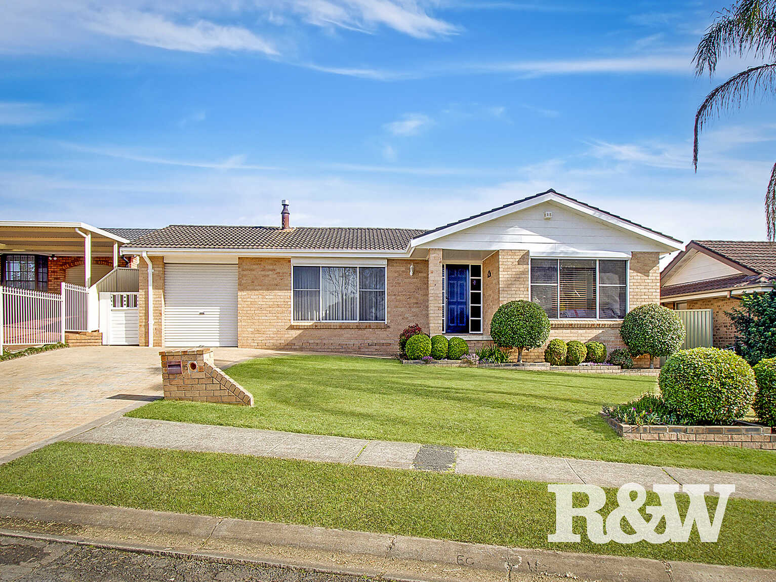 15 Timesweep Drive St Clair 15 Timesweep Drive St Clair
