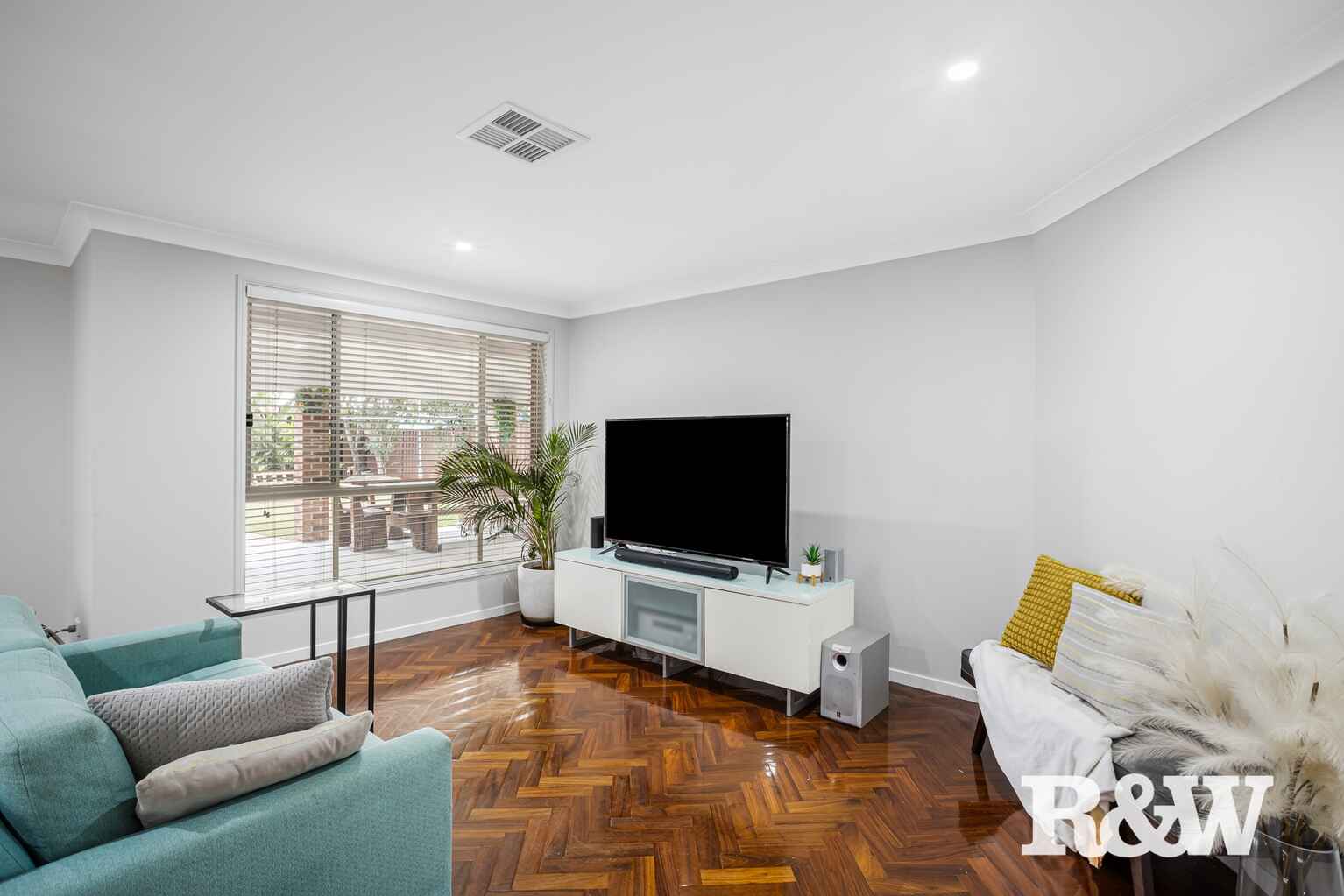 7 Mackillop Place Erskine Park 7 Mackillop Place Erskine Park
