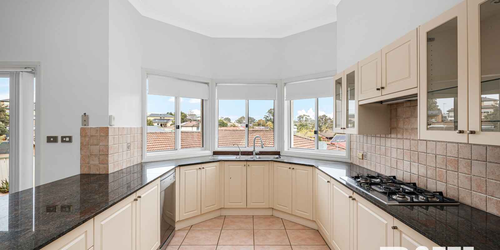27 Explorers Way St Clair 27 Explorers Way St Clair