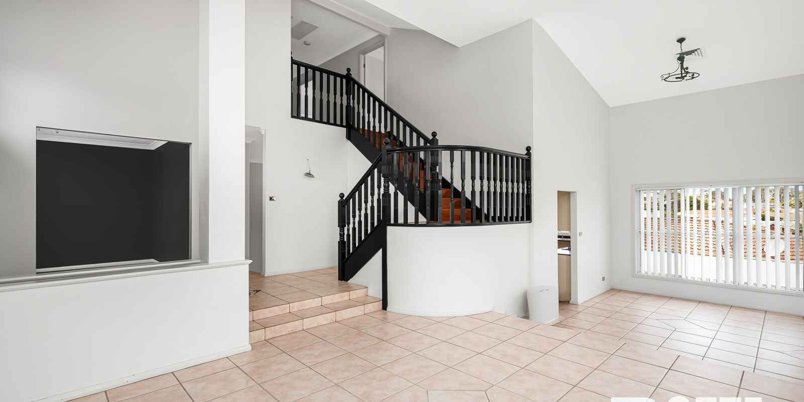 27 Explorers Way St Clair 27 Explorers Way St Clair