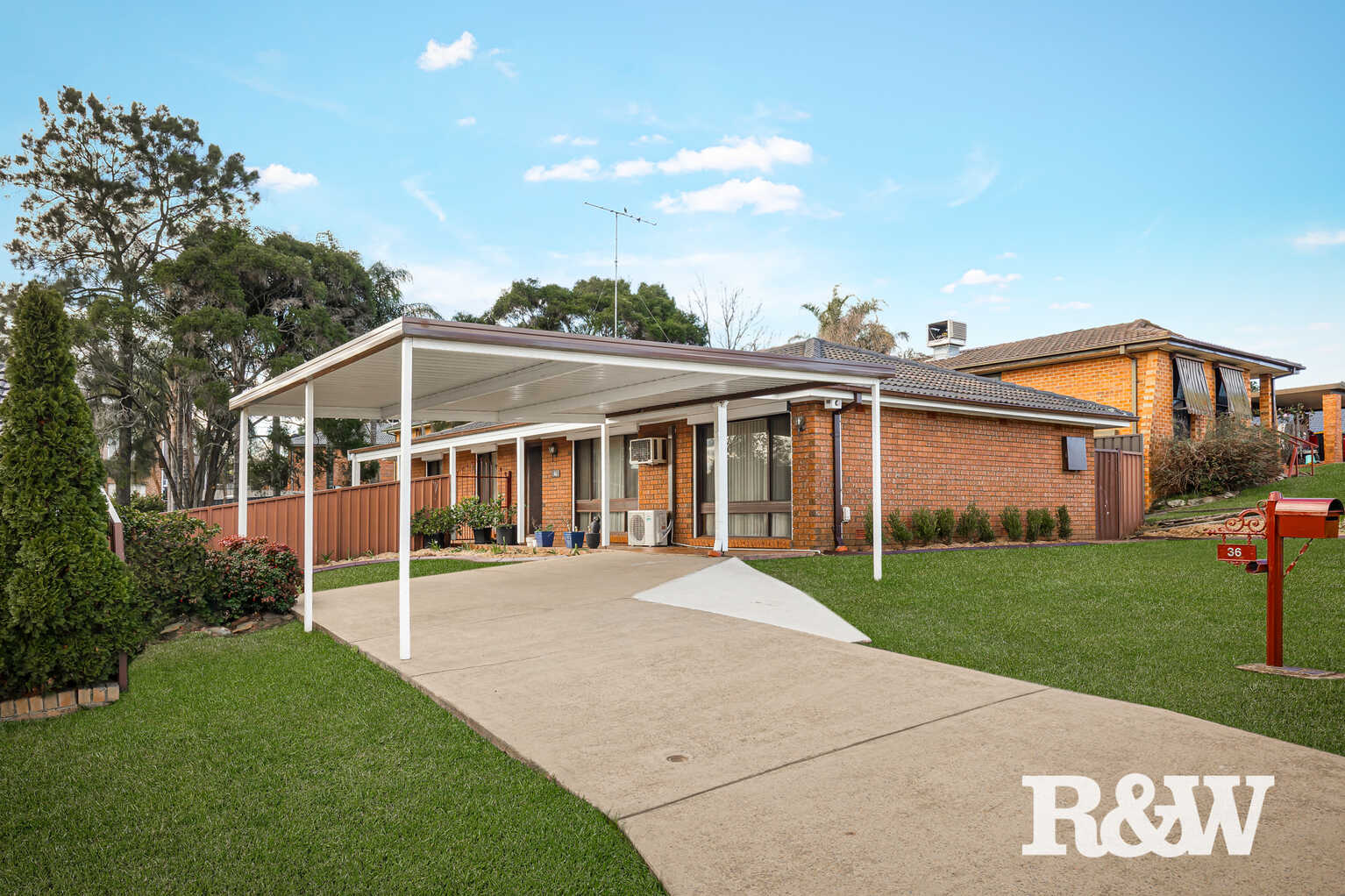 36 Explorers Way St Clair 36 Explorers Way St Clair