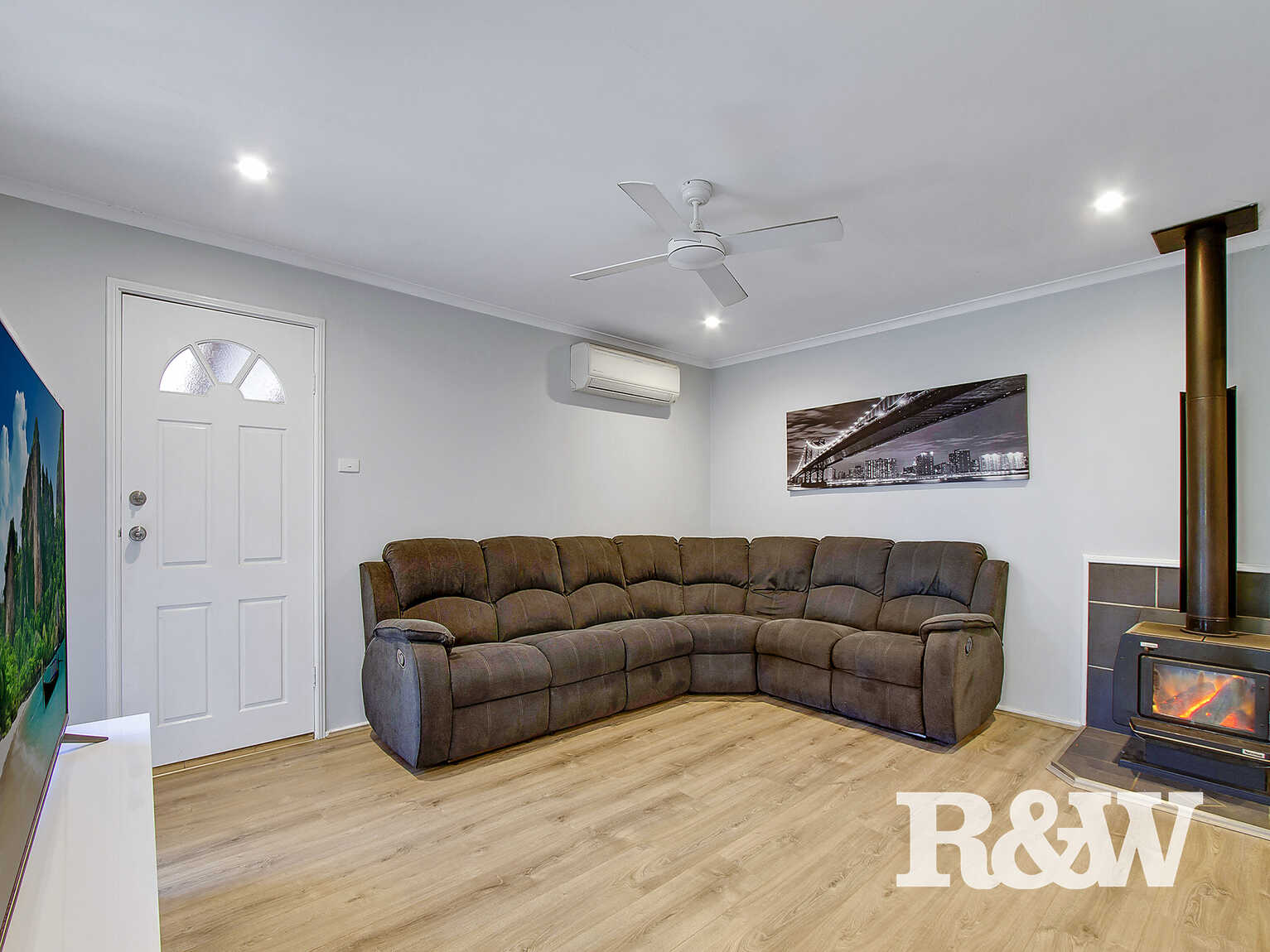 37 Shakespeare Drive St Clair 37 Shakespeare Drive St Clair