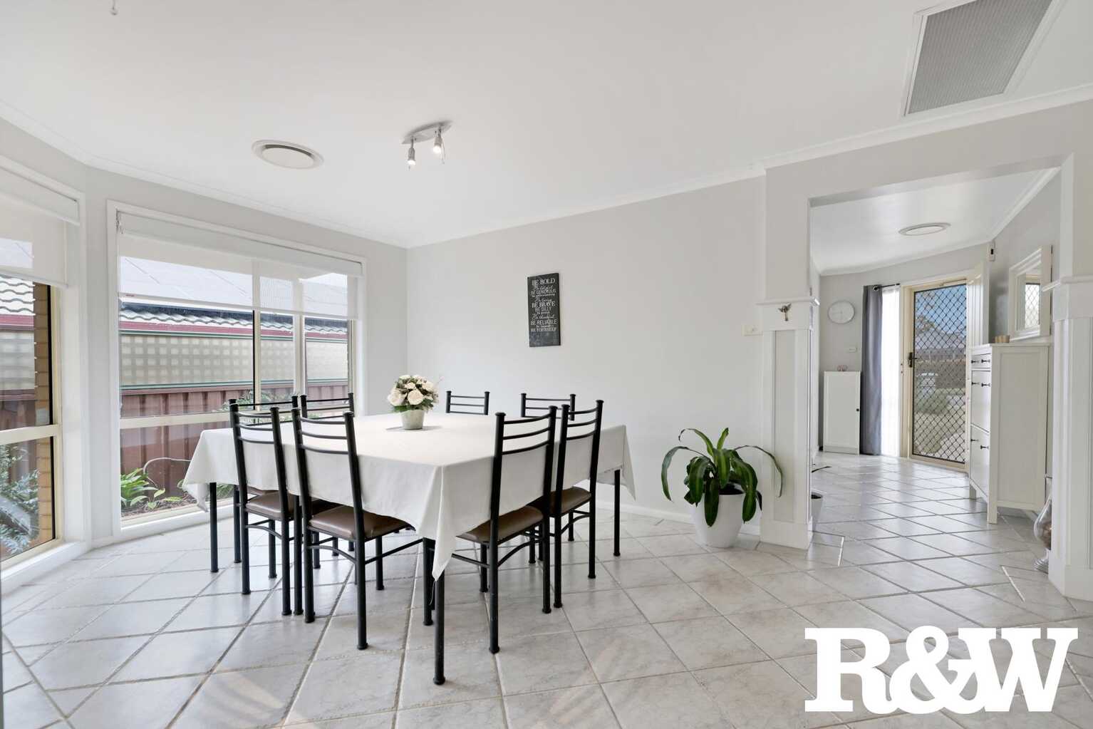 65 Eskdale Street Minchinbury