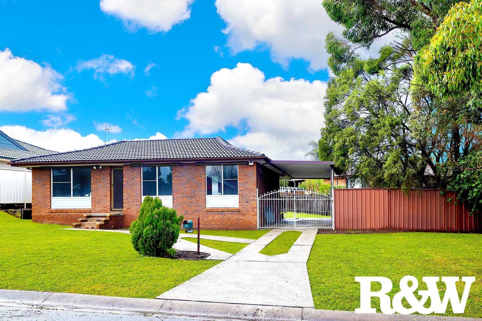 8 Nightmist Grove St Clair