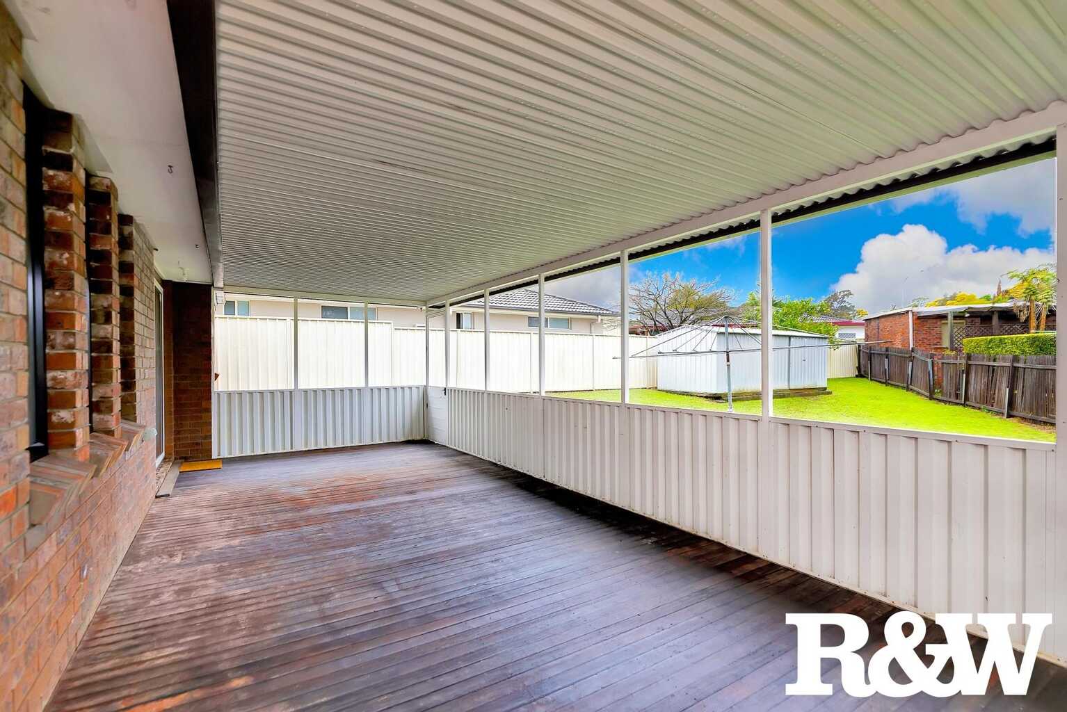 8 Nightmist Grove St Clair