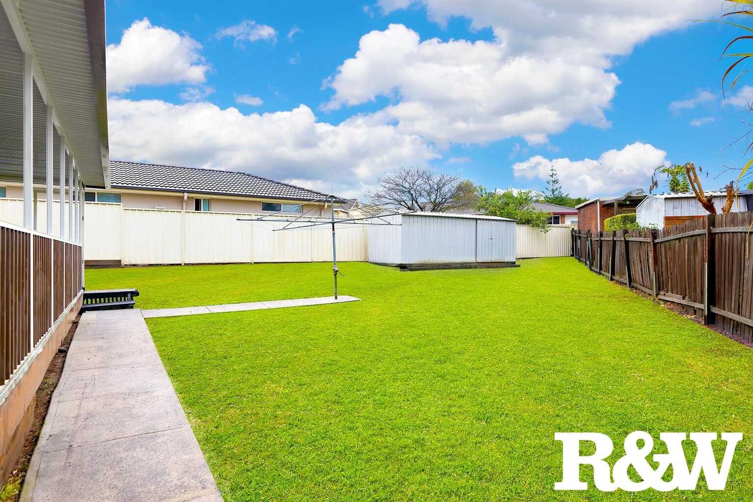 8 Nightmist Grove St Clair