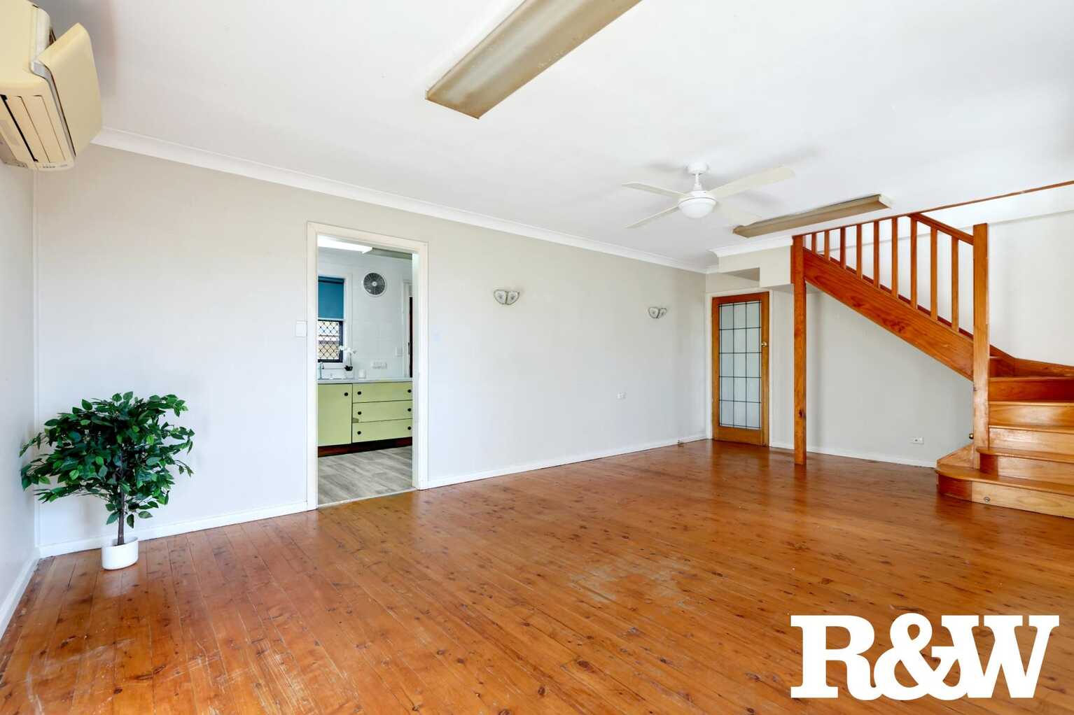 36 Gasmata Crescent Whalan 36 Gasmata Crescent Whalan