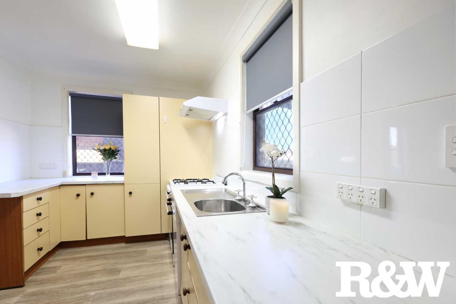 36 Gasmata Crescent Whalan 36 Gasmata Crescent Whalan