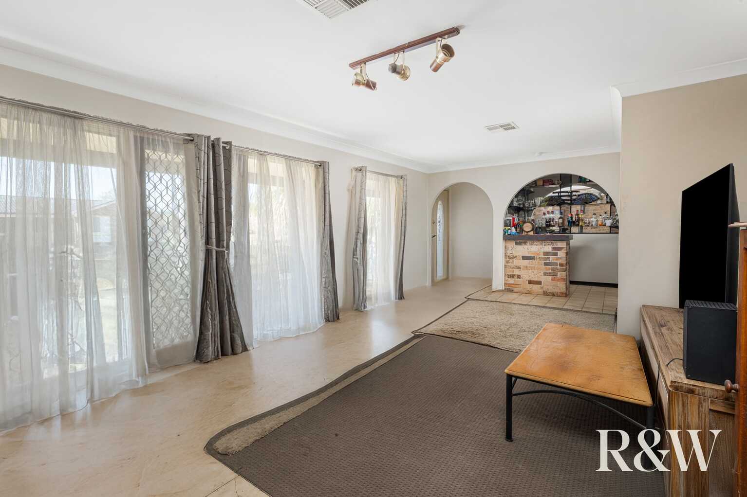 1 Kippax Place St Clair 1 Kippax Place St Clair