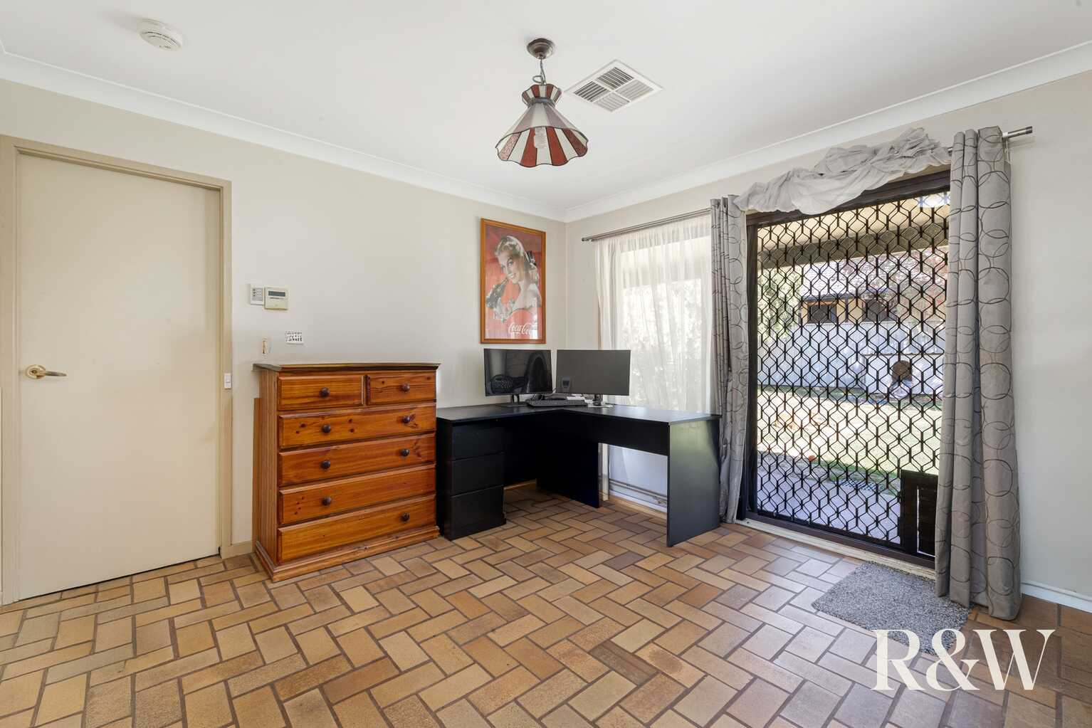 1 Kippax Place St Clair 1 Kippax Place St Clair