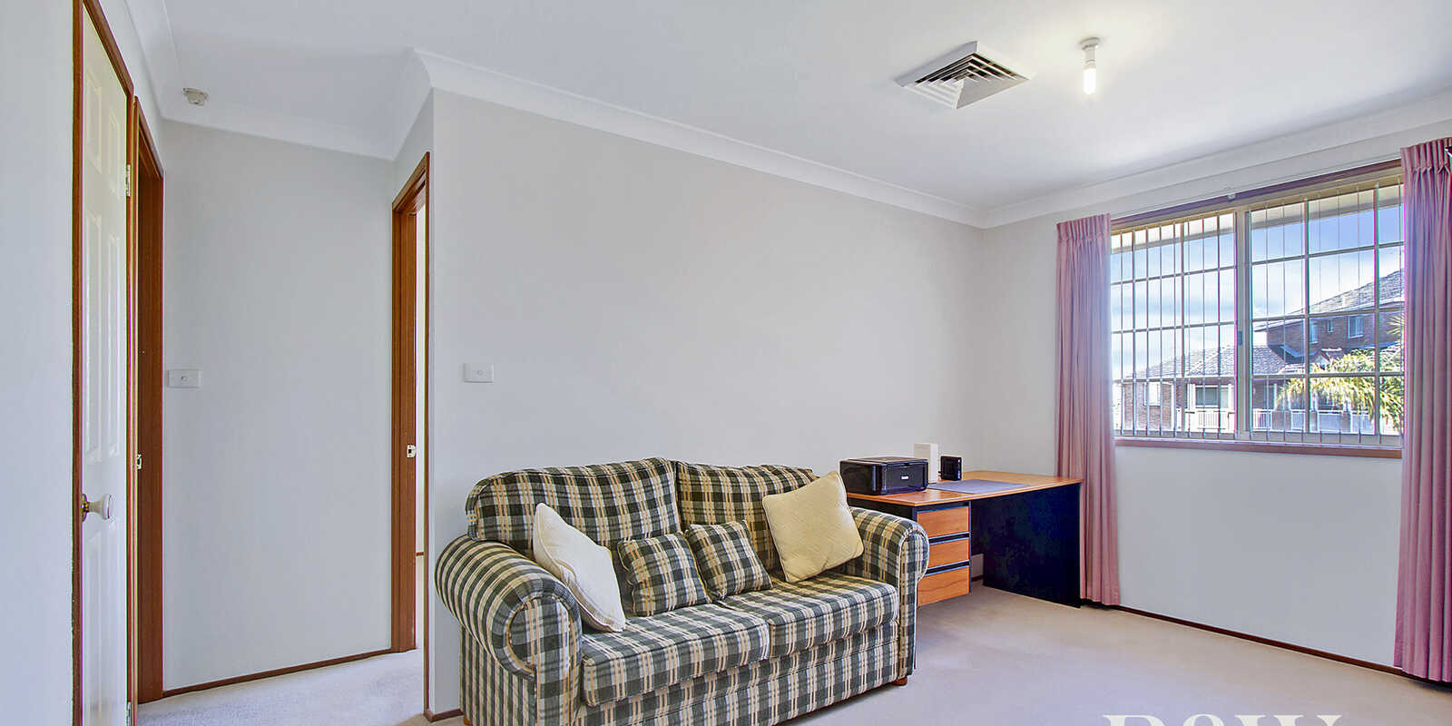 10 Leicester Way St Clair 10 Leicester Way St Clair