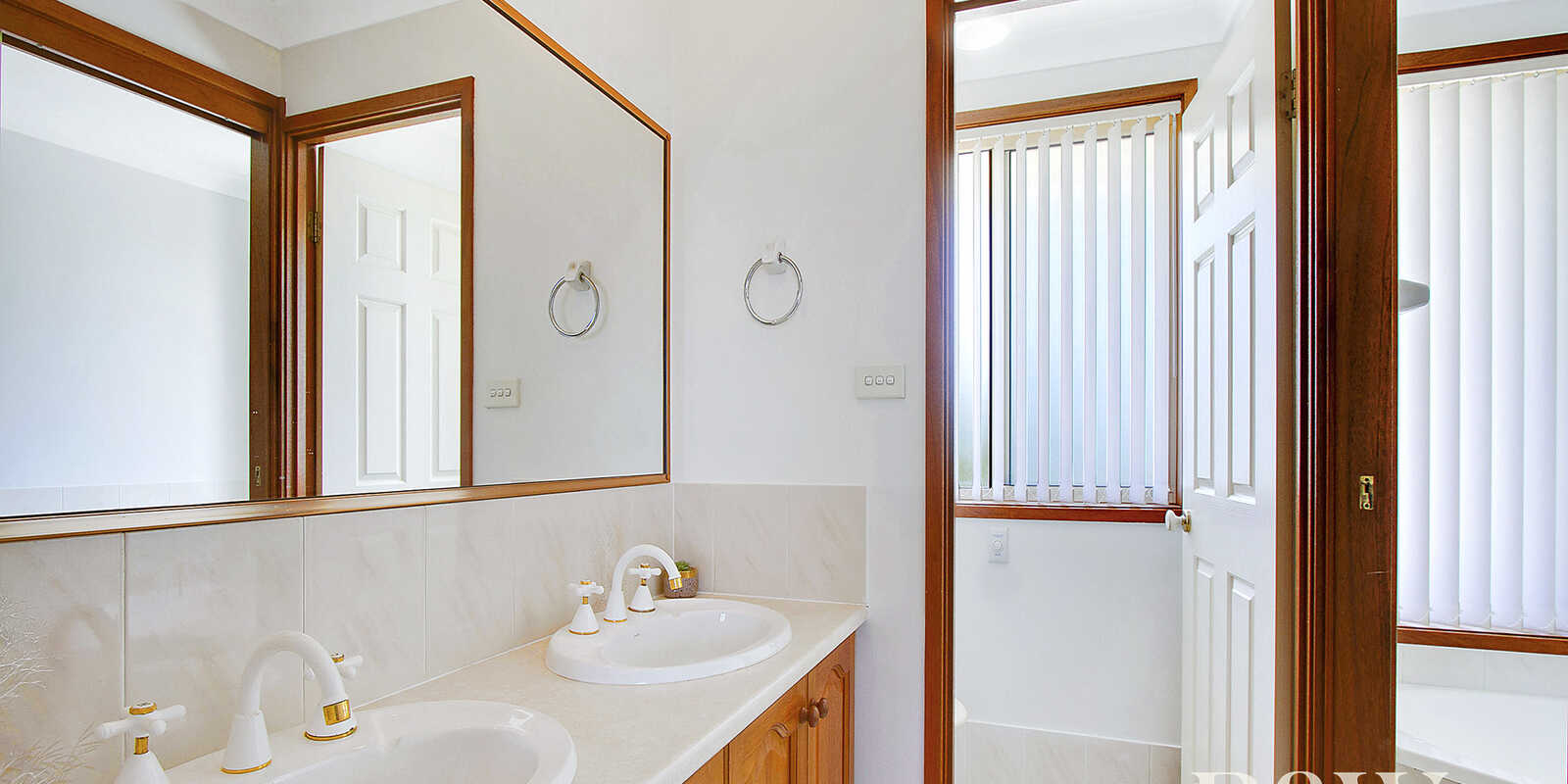 10 Leicester Way St Clair 10 Leicester Way St Clair