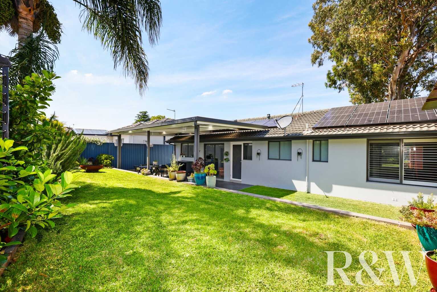 53 Shadlow Crescent St Clair 53 Shadlow Crescent St Clair