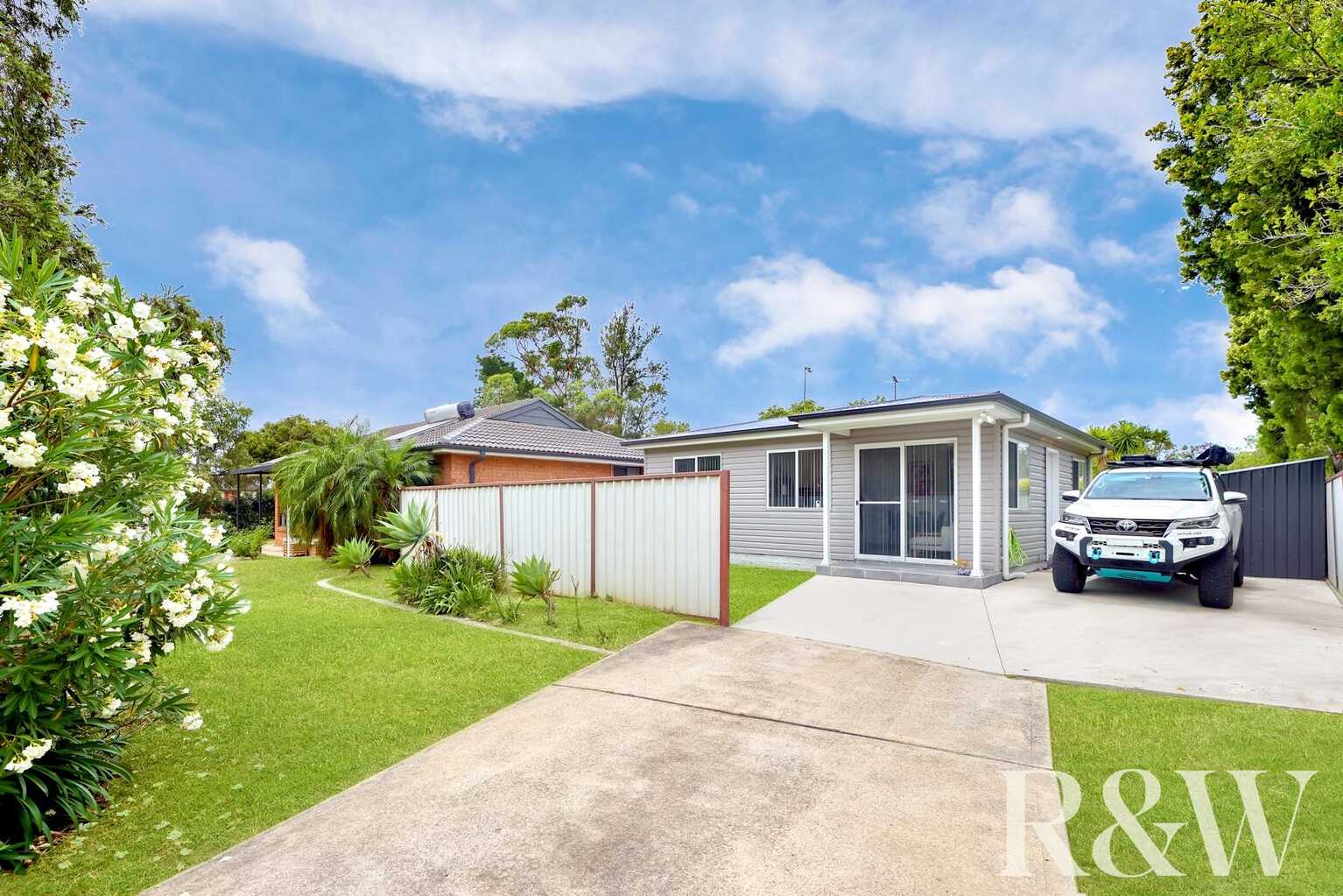 2 & 2A Francis Greenway Avenue St Clair 2 & 2A Francis Greenway Avenue St Clair