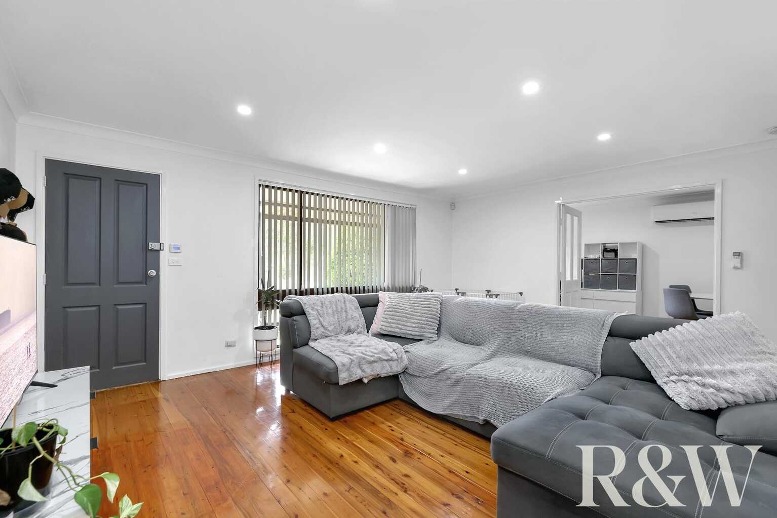 2 & 2A Francis Greenway Avenue St Clair 2 & 2A Francis Greenway Avenue St Clair