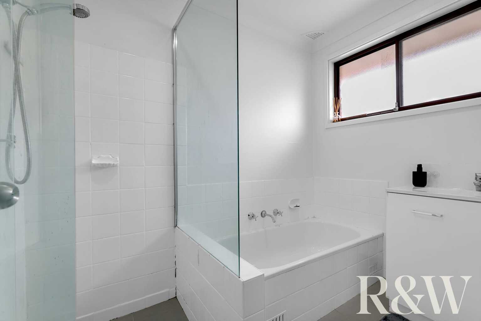 2 & 2A Francis Greenway Avenue St Clair 2 & 2A Francis Greenway Avenue St Clair
