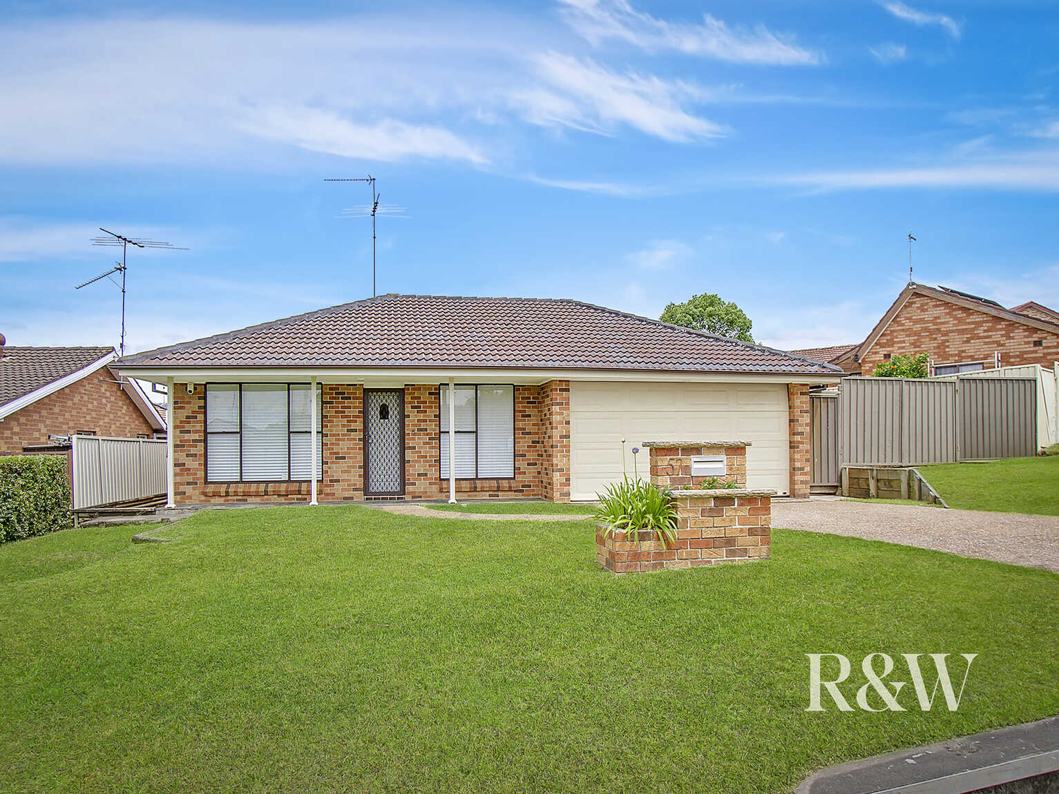 57 Pine Creek Circuit St Clair