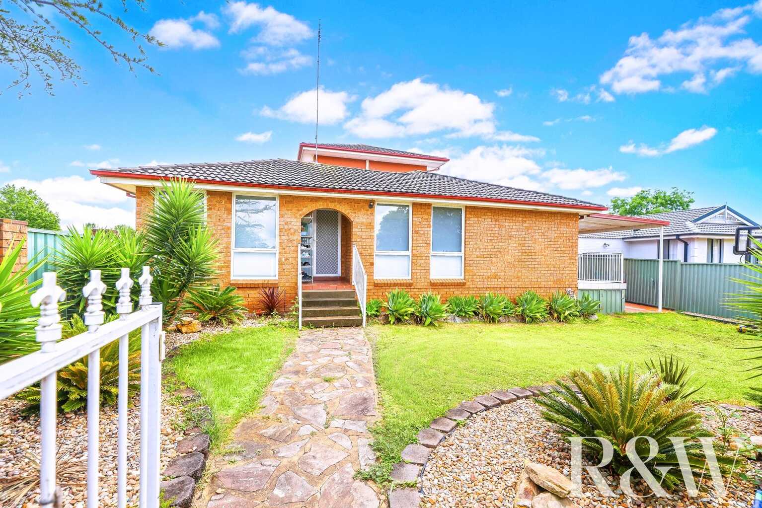 1 & 1A Chrisalex Place St Clair 1 & 1A Chrisalex Place St Clair