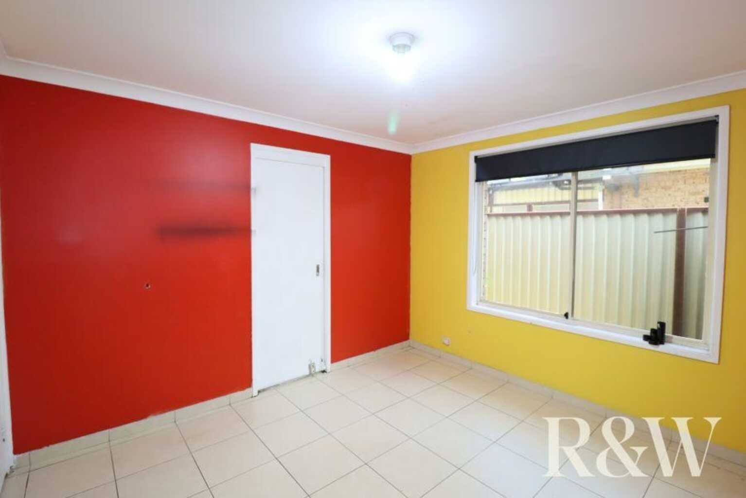 99 Explorers Way St Clair