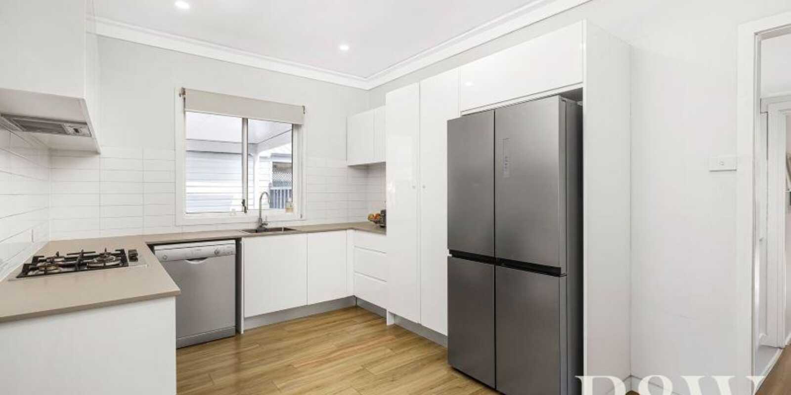 16 Dan Crescent Colyton