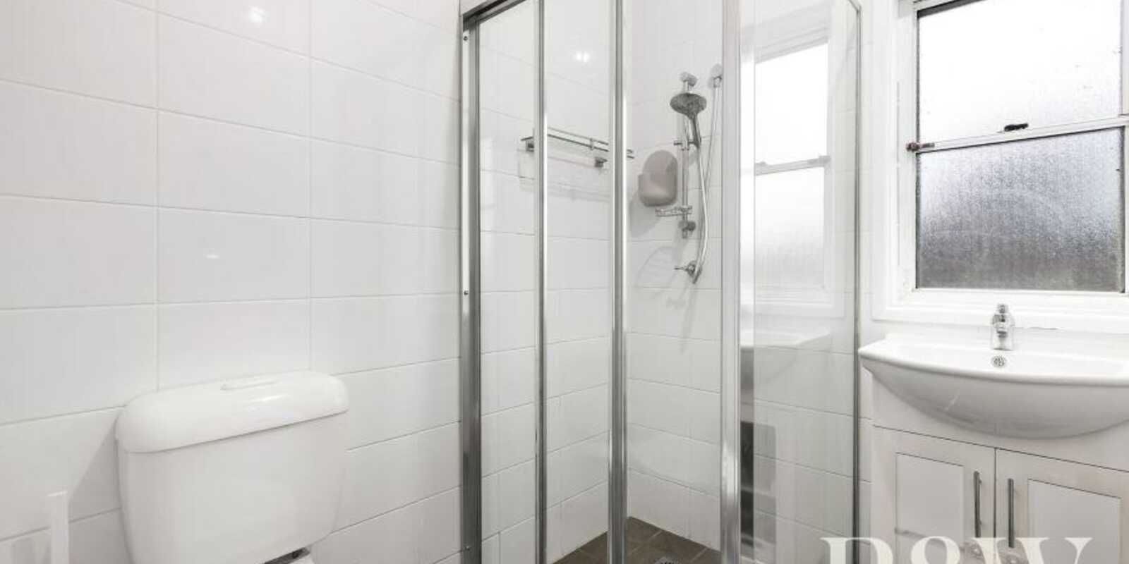 16 Dan Crescent Colyton