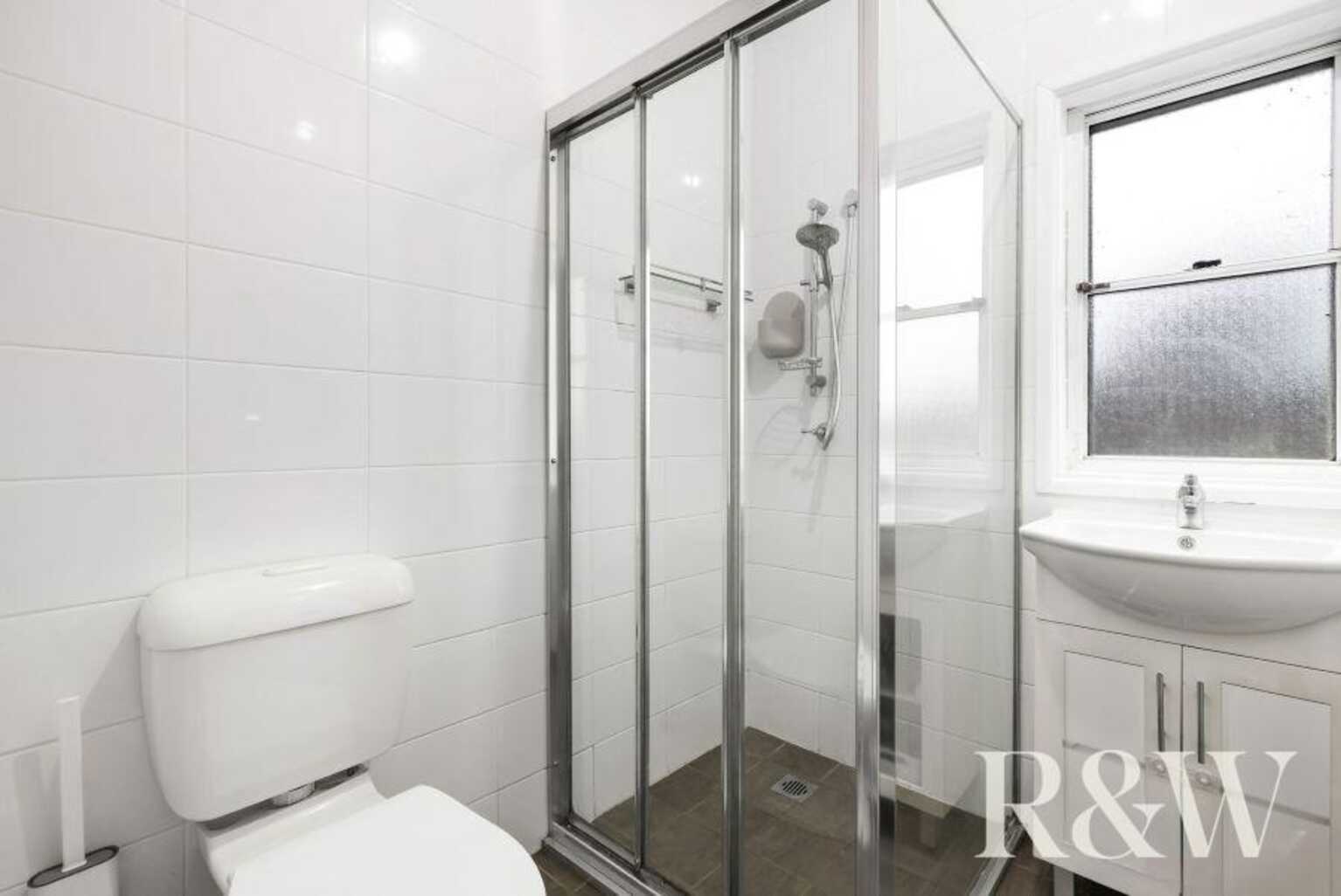 16 Dan Crescent Colyton