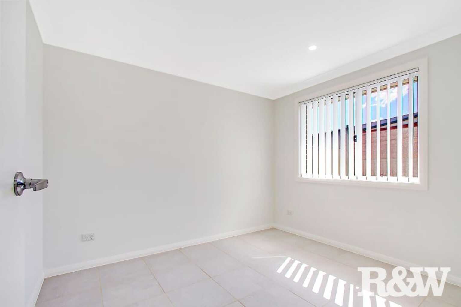 16A Mynah Close St Clair