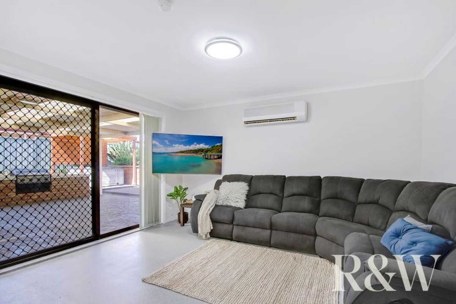 68 Windrush Circuit St Clair
