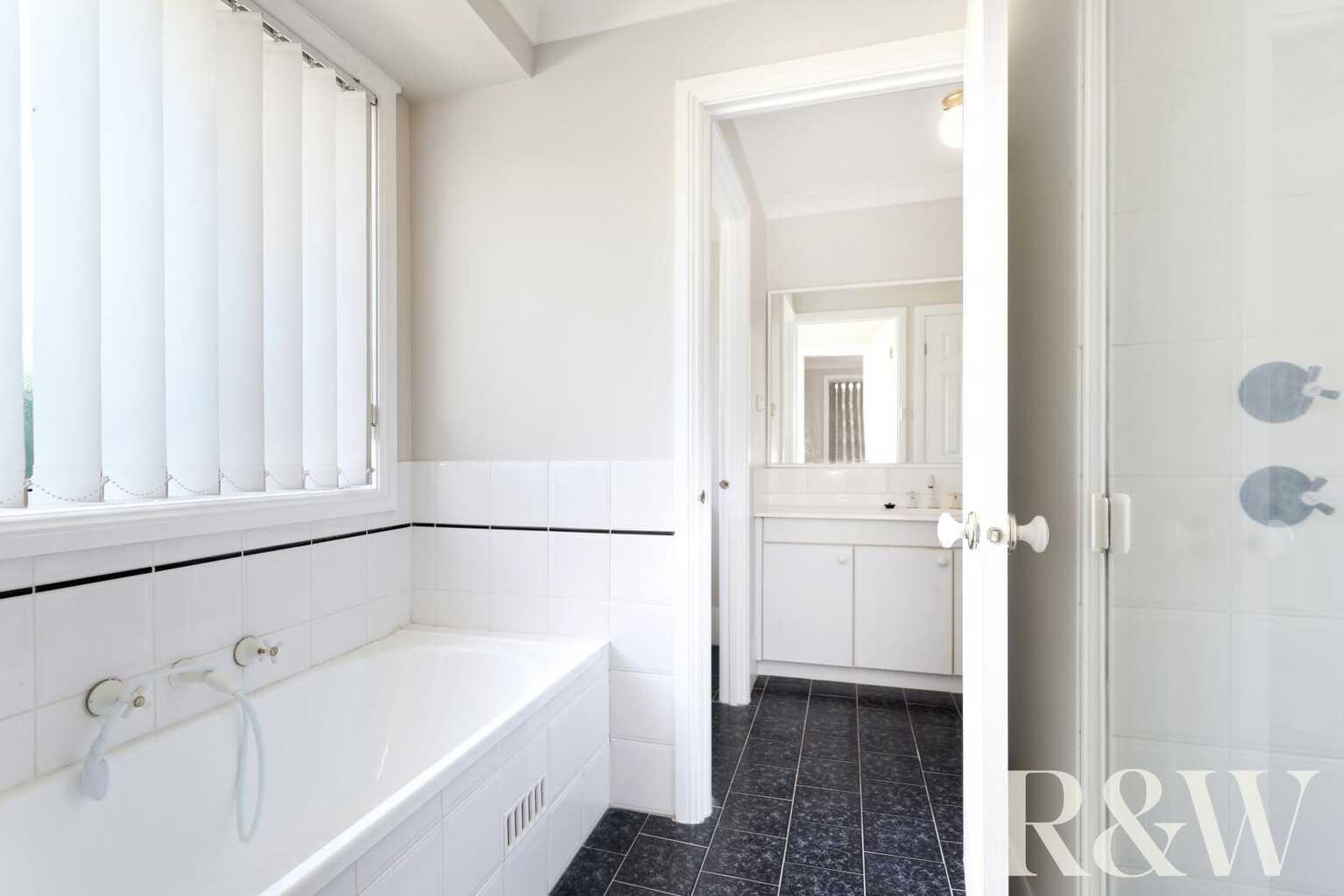 6 Shamrock Court St Clair 6 Shamrock Court St Clair