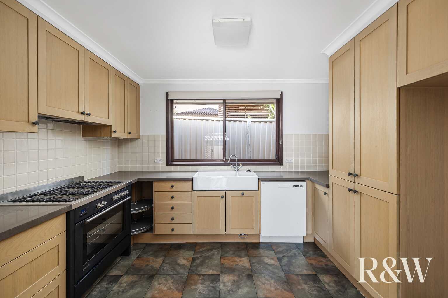 14 Hascombe Way St Clair
