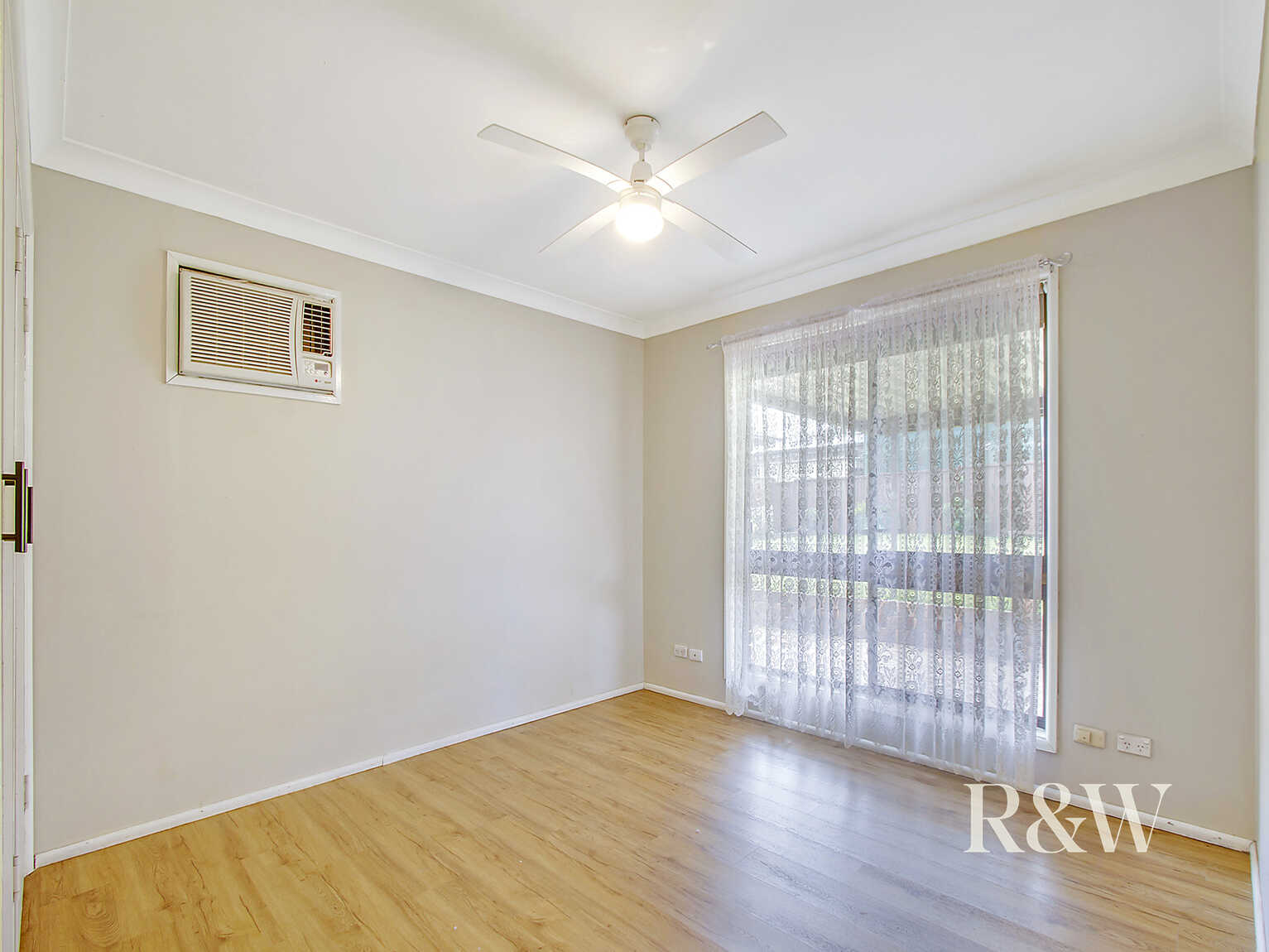 59 Banks Drive St Clair 59 Banks Drive St Clair