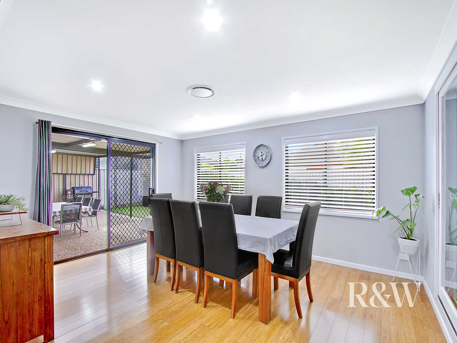 8 Kala Circuit St Clair