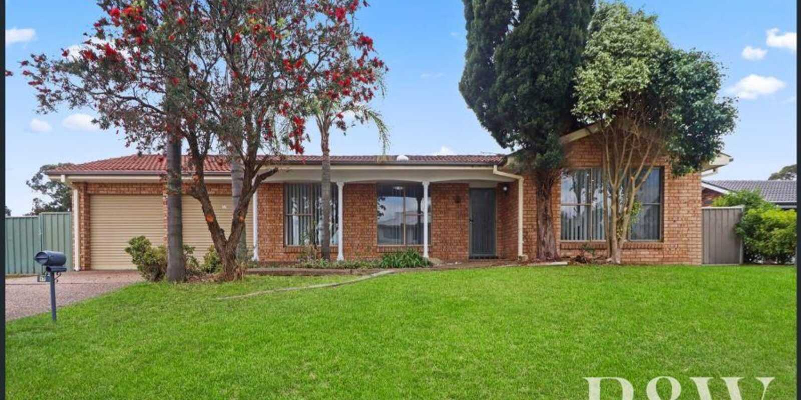 17 Rainbow Place, St Clair