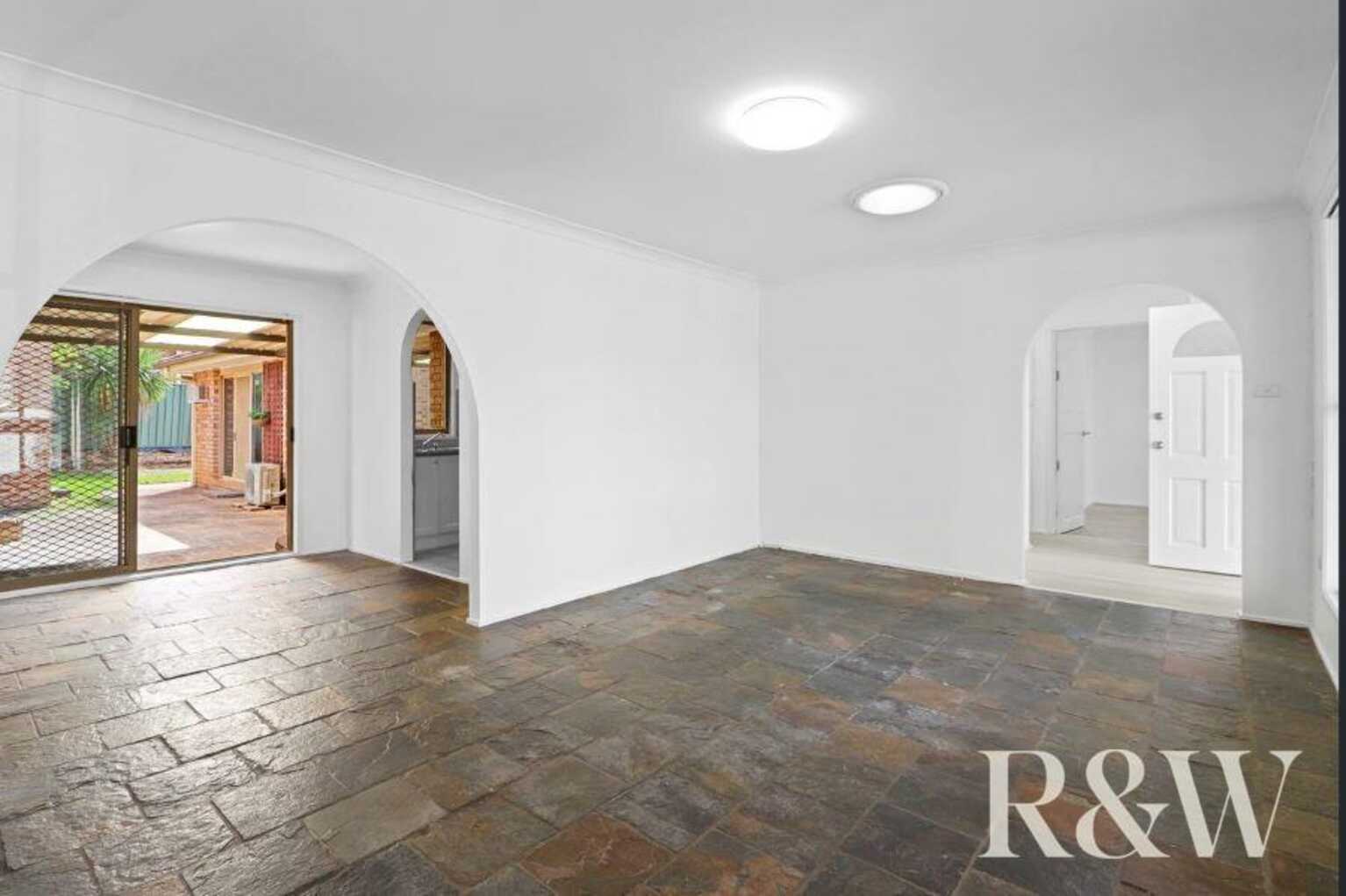 17 Rainbow Place, St Clair
