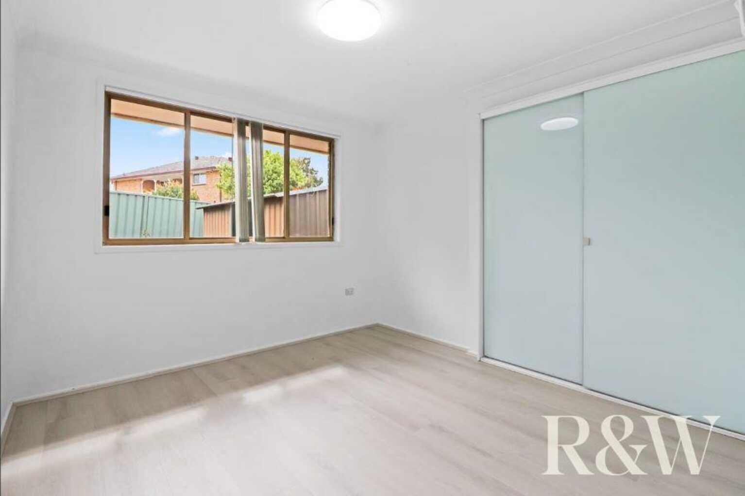 17 Rainbow Place, St Clair