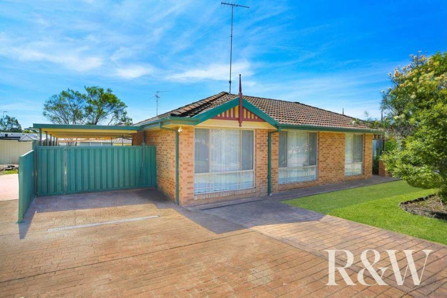 51 Womra Crescent Glenmore Park
