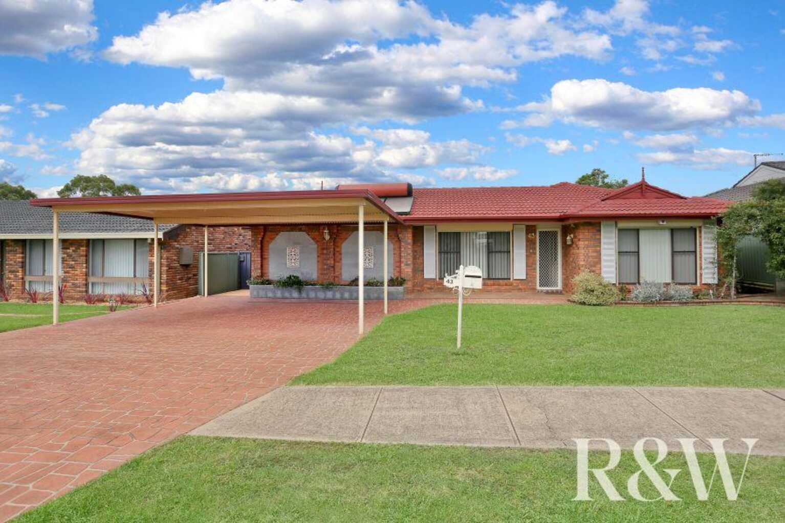 43 Timesweep Drive St Clair